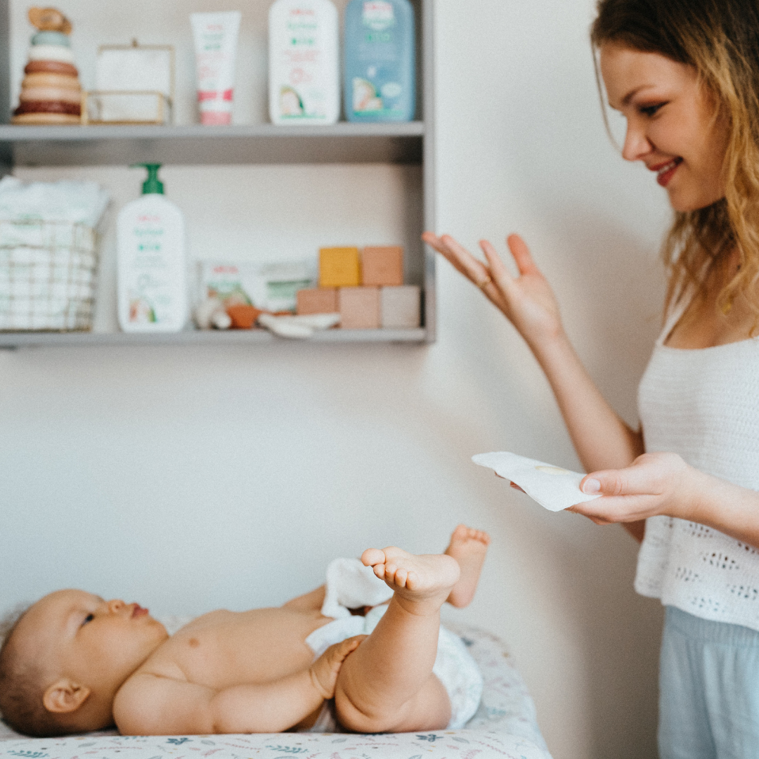 Les 4 étapes pour changer la couche de bébé